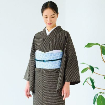 ☆11/7（木）10：00まで！早割5%OFF☆【CHIKUMO-千雲-】洗える着物 斜め縞/ブラウン 袷小紋 くるり｜着物屋くるり 公式通販サイト  - スタイリッシュな着物と帯のセレクトショップ